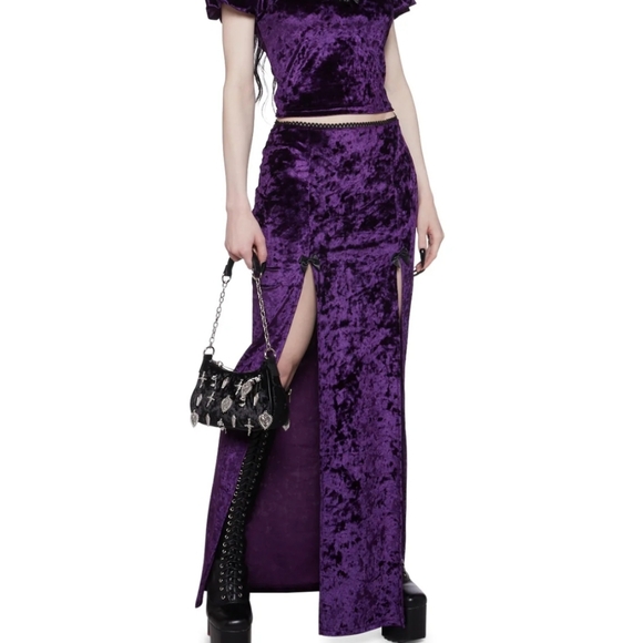 SOLD ** NWT Dolls Kill Widow Purple Crushed Velvet Maxi Skirt - medium - Picture 3 of 11
